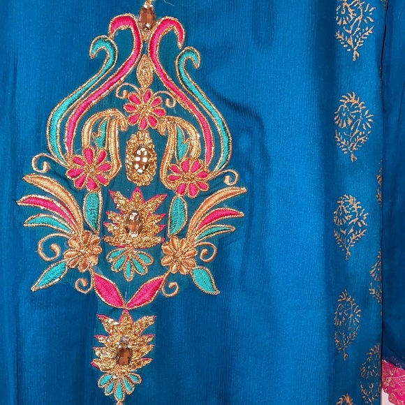 3 pc shalwar kameez - Picture 2 of 3